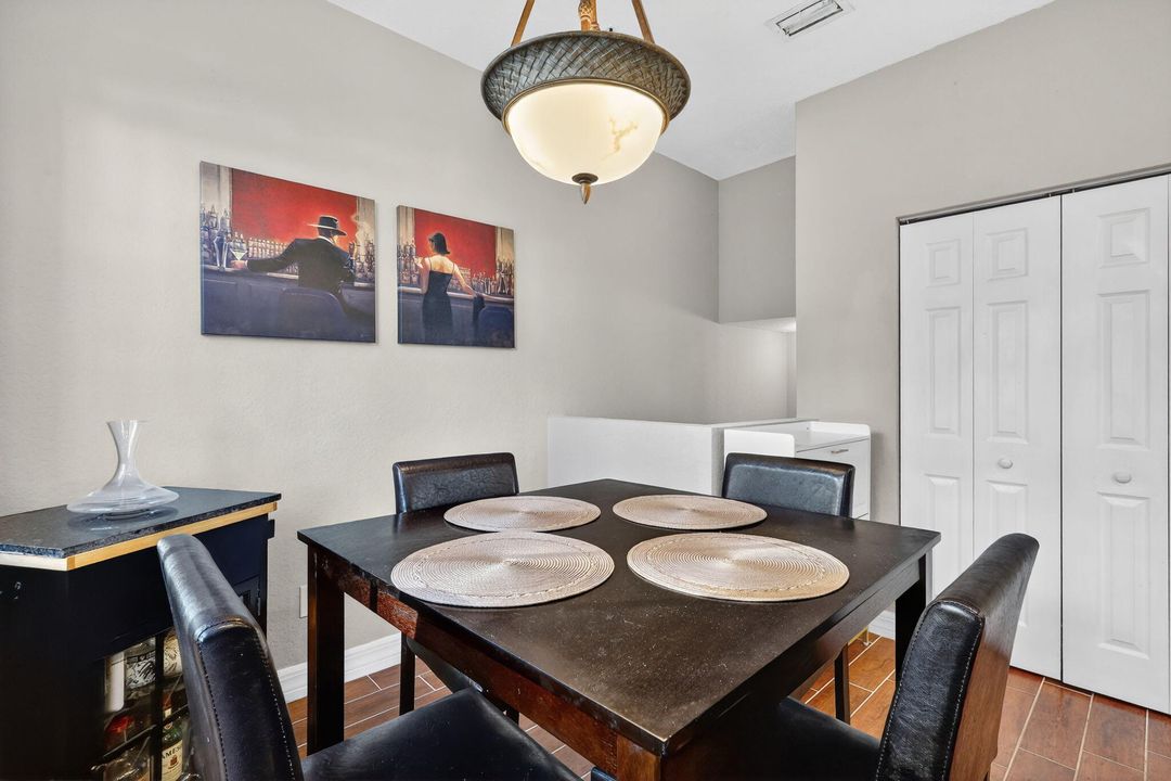 На продажу: $575,000 (4 спален, 2 ванн, 1599 Квадратных фут)