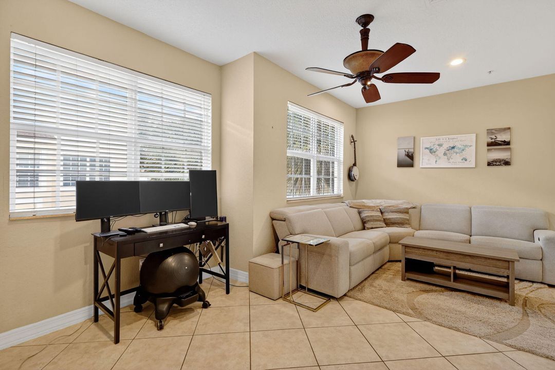 На продажу: $575,000 (4 спален, 2 ванн, 1599 Квадратных фут)