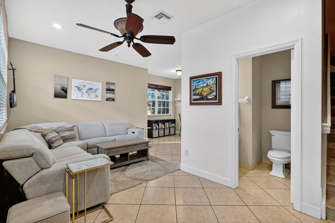 На продажу: $575,000 (4 спален, 2 ванн, 1599 Квадратных фут)