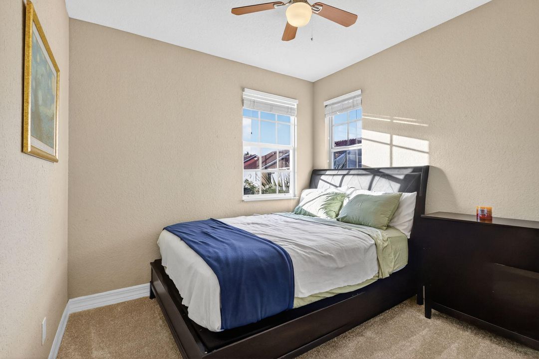 На продажу: $575,000 (4 спален, 2 ванн, 1599 Квадратных фут)