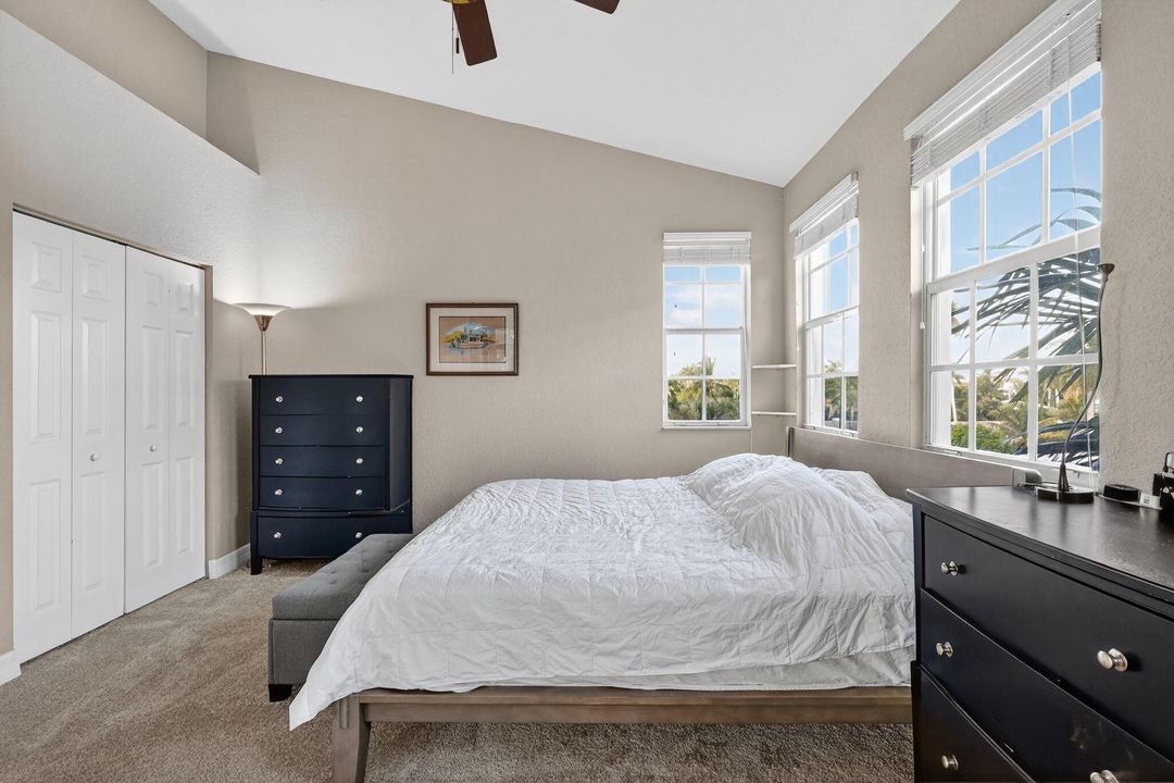 На продажу: $575,000 (4 спален, 2 ванн, 1599 Квадратных фут)