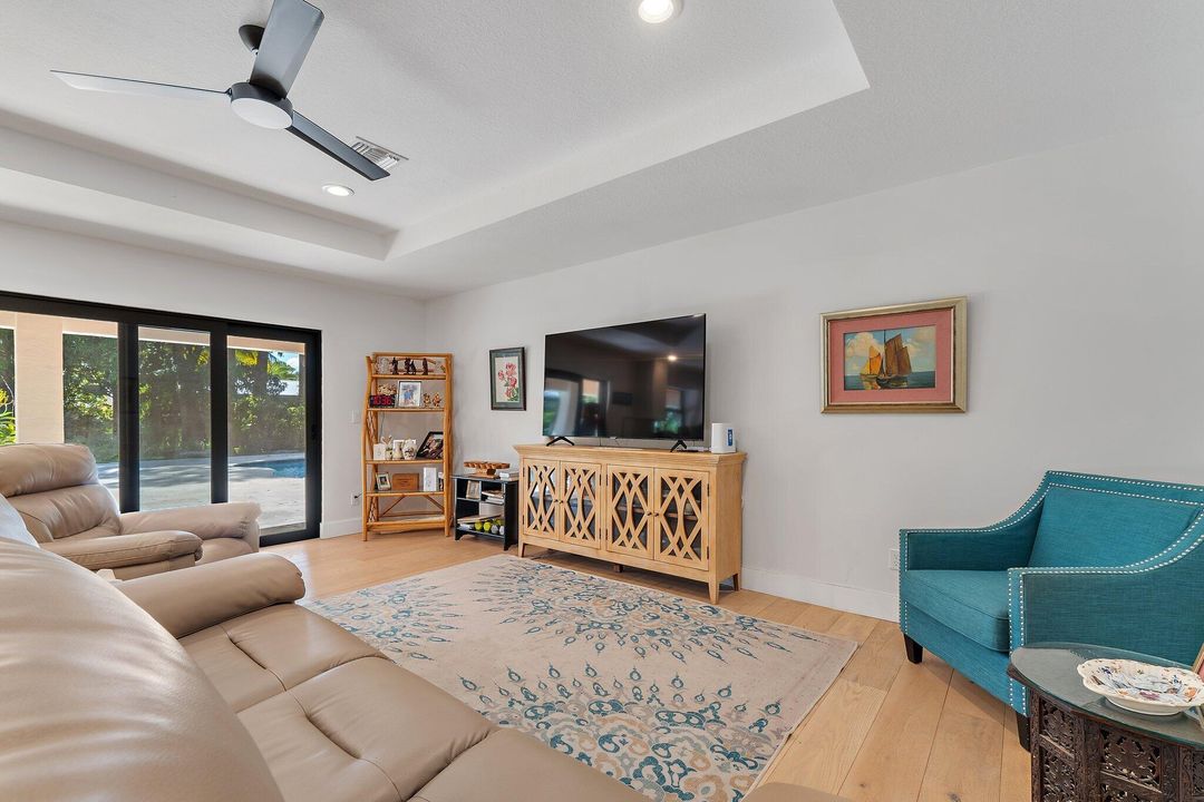 待售: $1,374,000 (3 贝兹, 2 浴室, 3463 平方英尺)