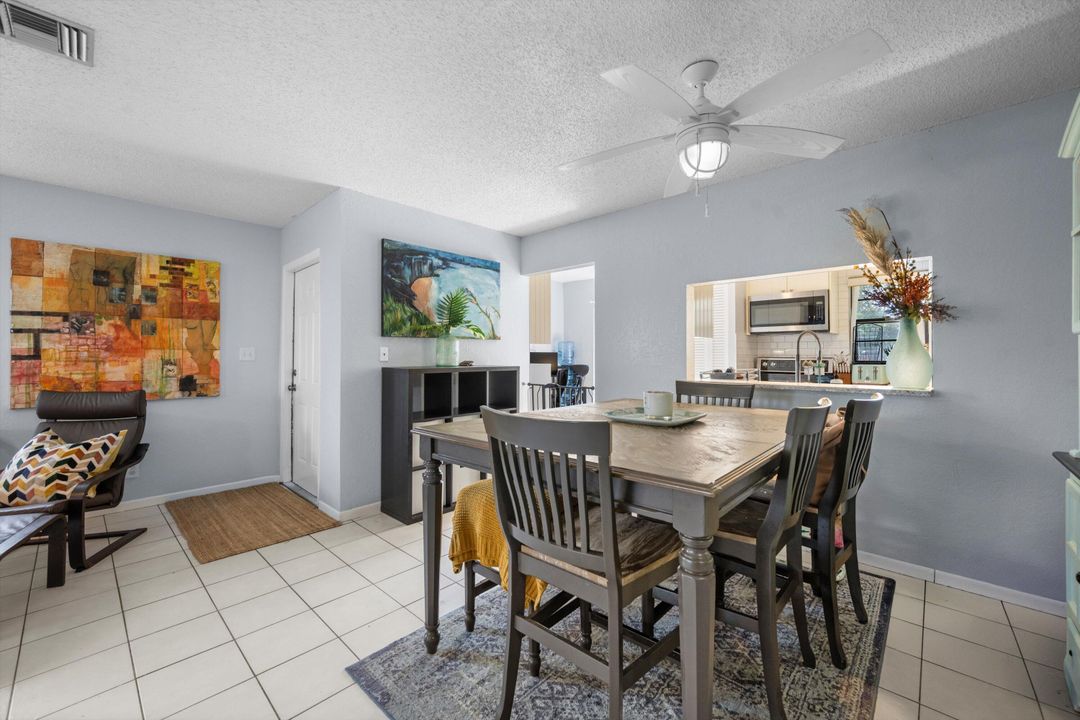 待售: $299,900 (2 贝兹, 2 浴室, 1218 平方英尺)