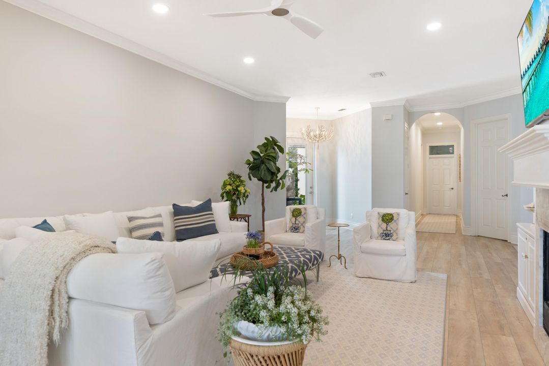 For Sale: $899,000 (2 beds, 2 baths, 2477 Square Feet)