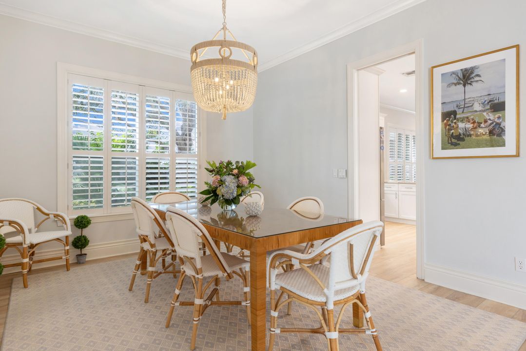 For Sale: $899,000 (2 beds, 2 baths, 2477 Square Feet)