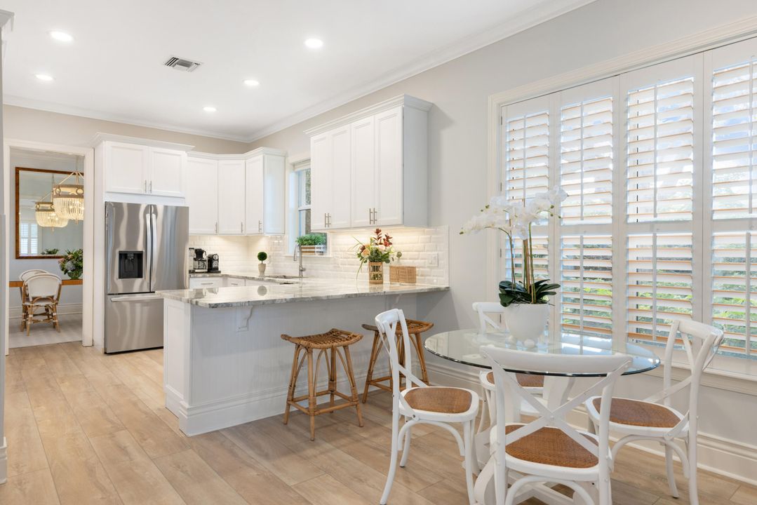 For Sale: $899,000 (2 beds, 2 baths, 2477 Square Feet)