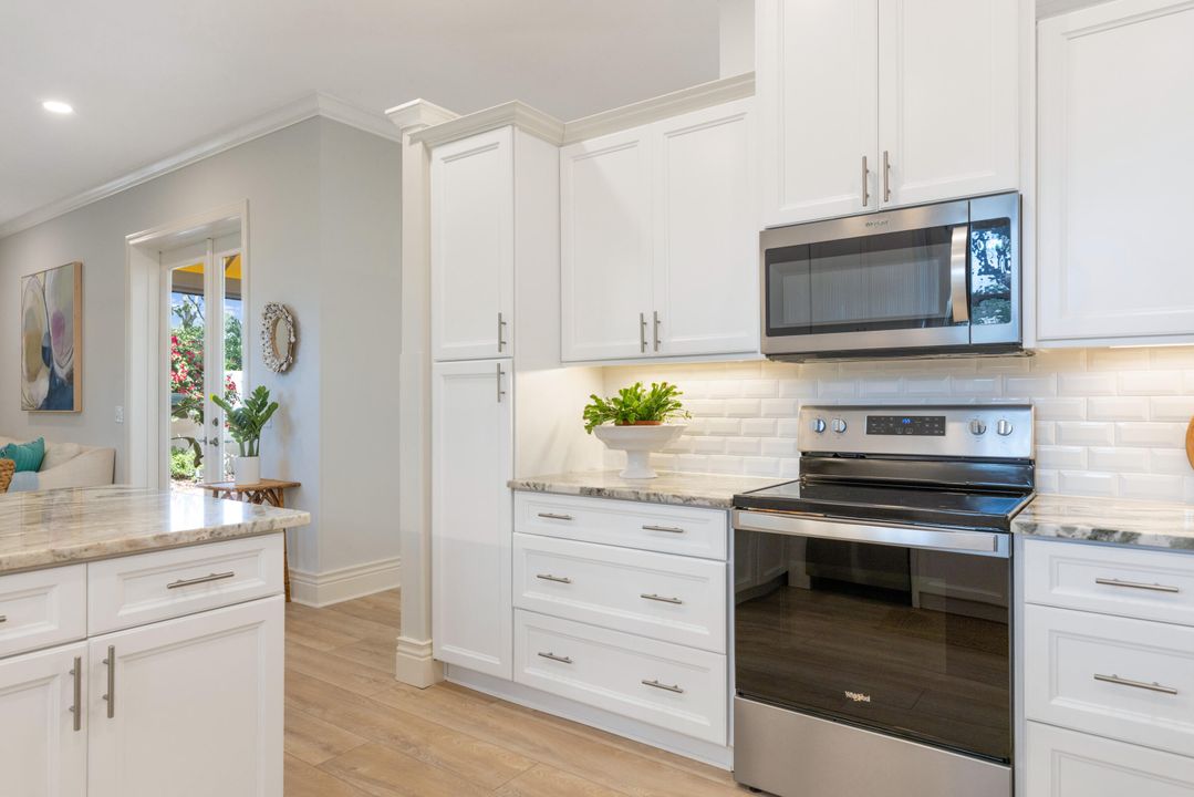 For Sale: $899,000 (2 beds, 2 baths, 2477 Square Feet)