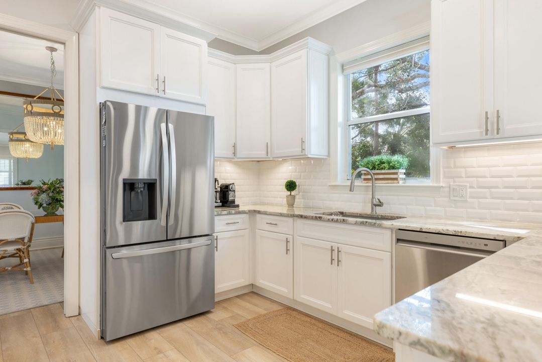 For Sale: $899,000 (2 beds, 2 baths, 2477 Square Feet)