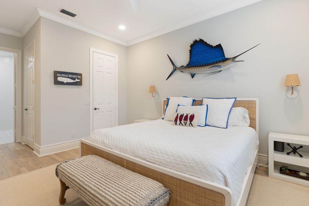 For Sale: $899,000 (2 beds, 2 baths, 2477 Square Feet)