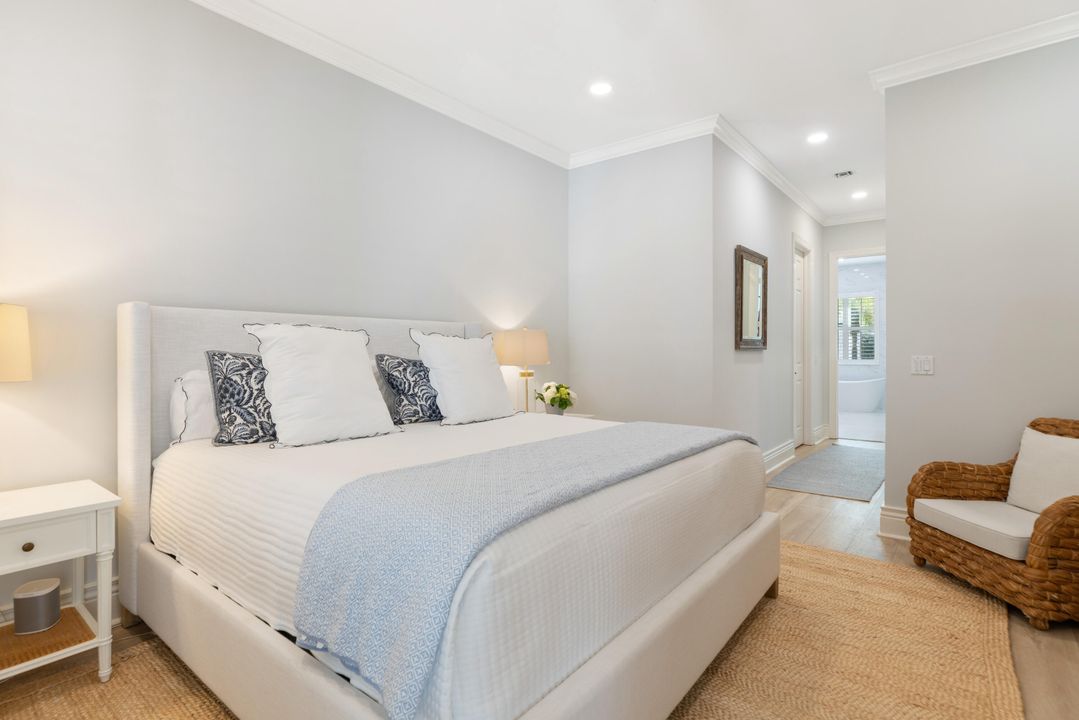 For Sale: $899,000 (2 beds, 2 baths, 2477 Square Feet)