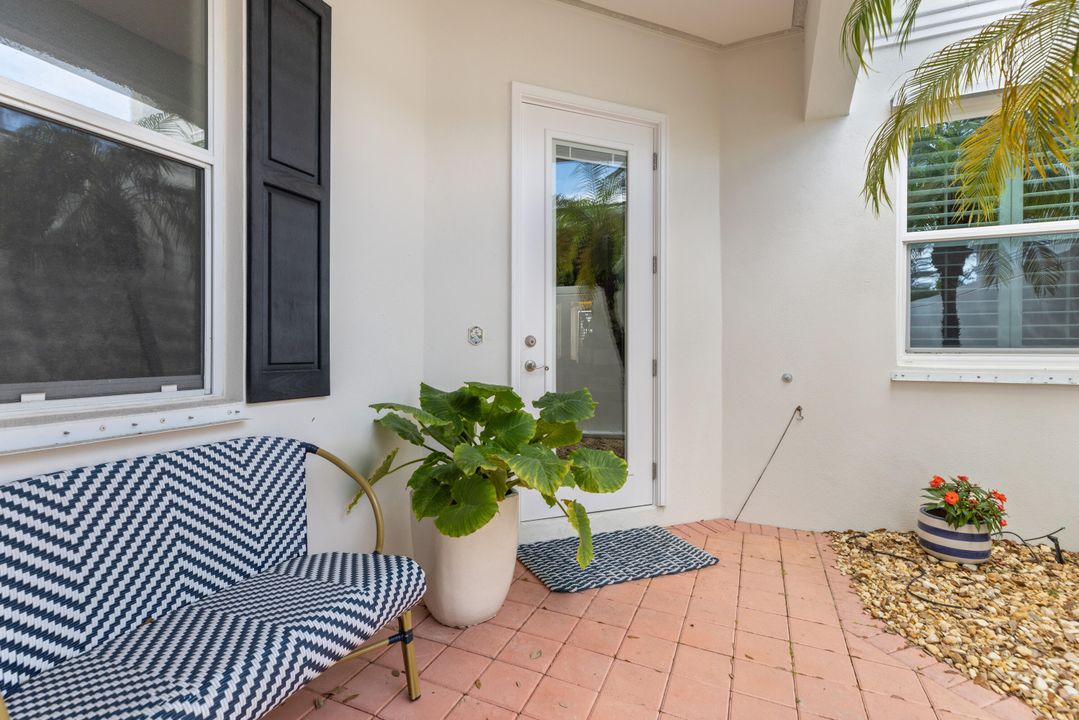 For Sale: $899,000 (2 beds, 2 baths, 2477 Square Feet)