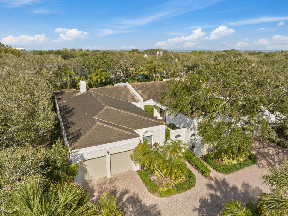 For Sale: $899,000 (2 beds, 2 baths, 2477 Square Feet)