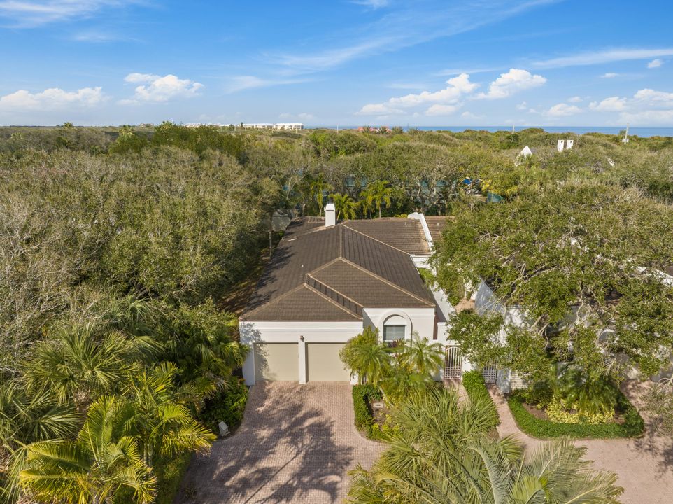 For Sale: $899,000 (2 beds, 2 baths, 2477 Square Feet)