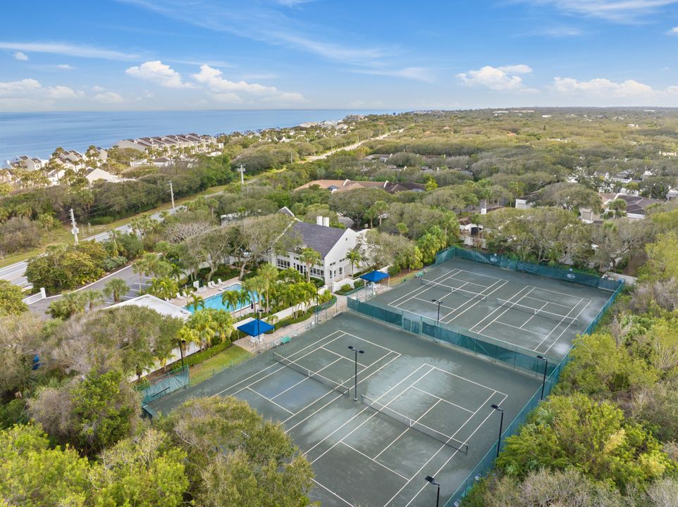 For Sale: $899,000 (2 beds, 2 baths, 2477 Square Feet)