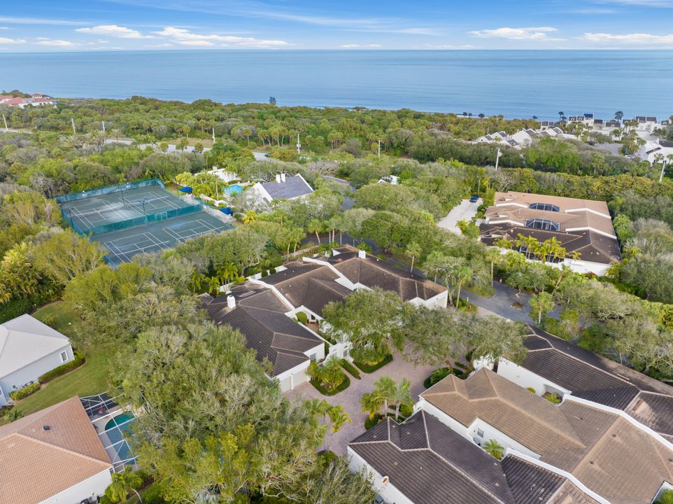 For Sale: $899,000 (2 beds, 2 baths, 2477 Square Feet)