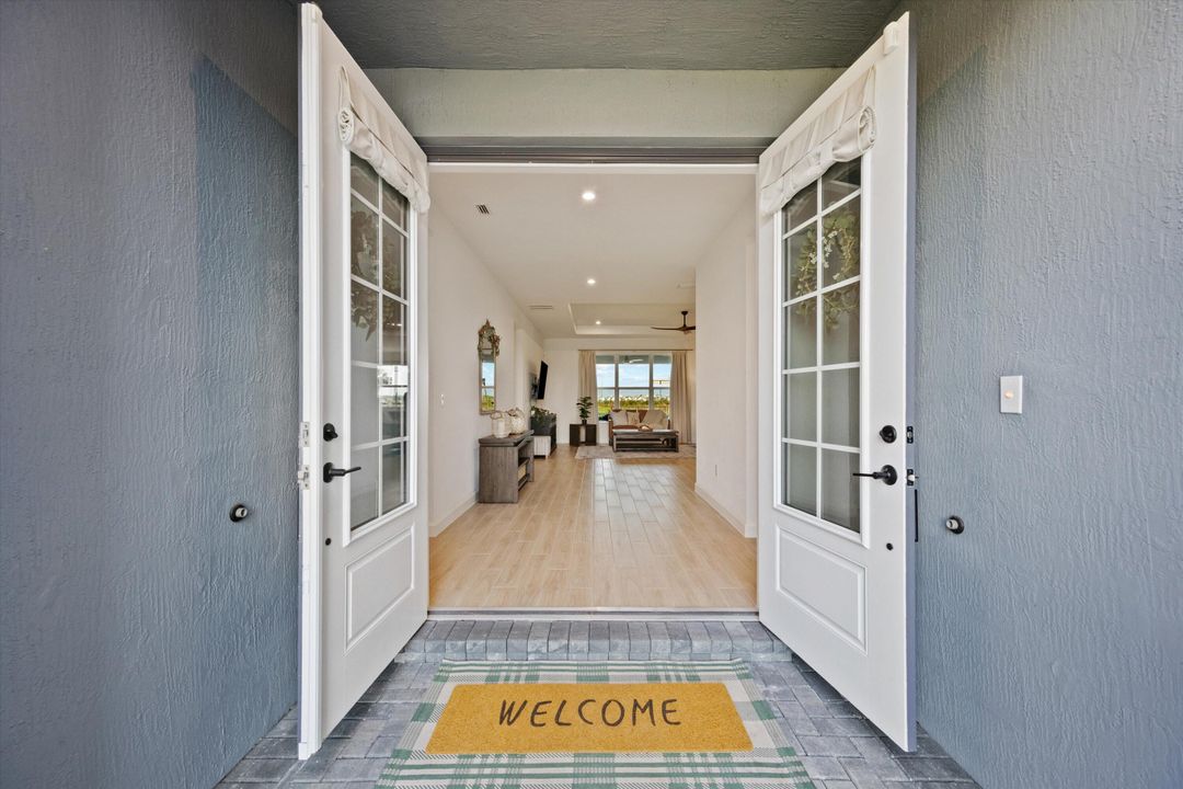 For Sale: $680,000 (4 beds, 3 baths, 3275 Square Feet)