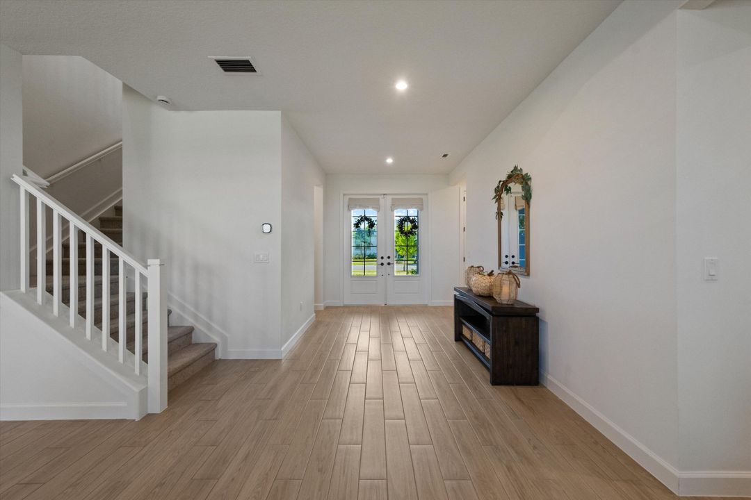 For Sale: $680,000 (4 beds, 3 baths, 3275 Square Feet)