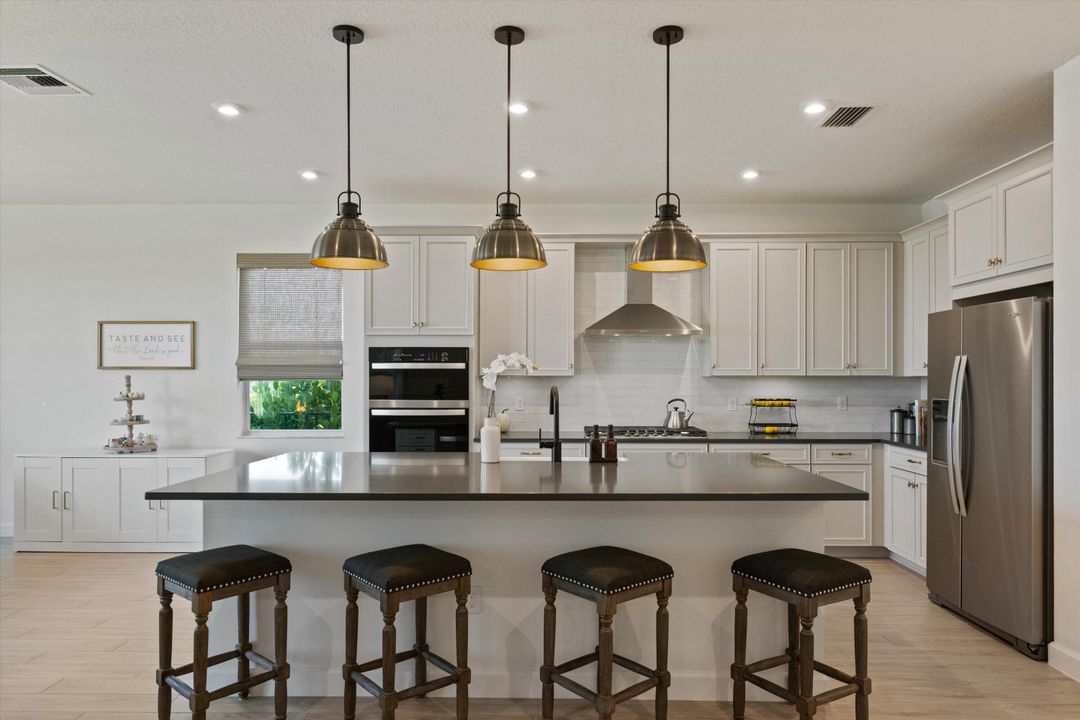 For Sale: $680,000 (4 beds, 3 baths, 3275 Square Feet)