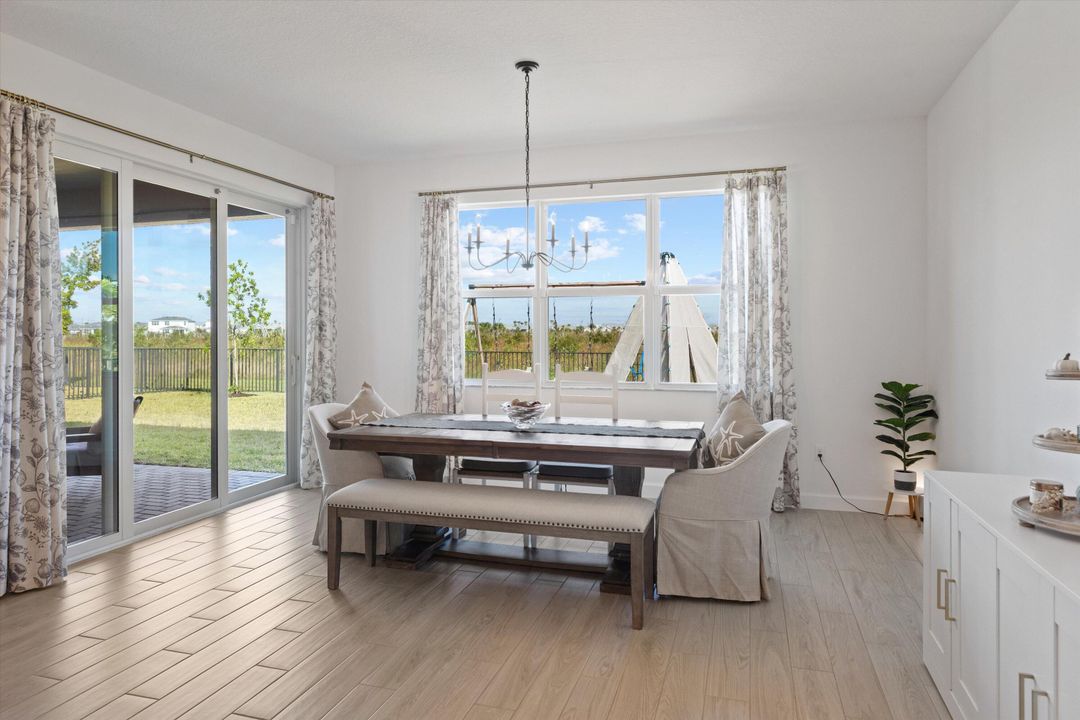 For Sale: $680,000 (4 beds, 3 baths, 3275 Square Feet)