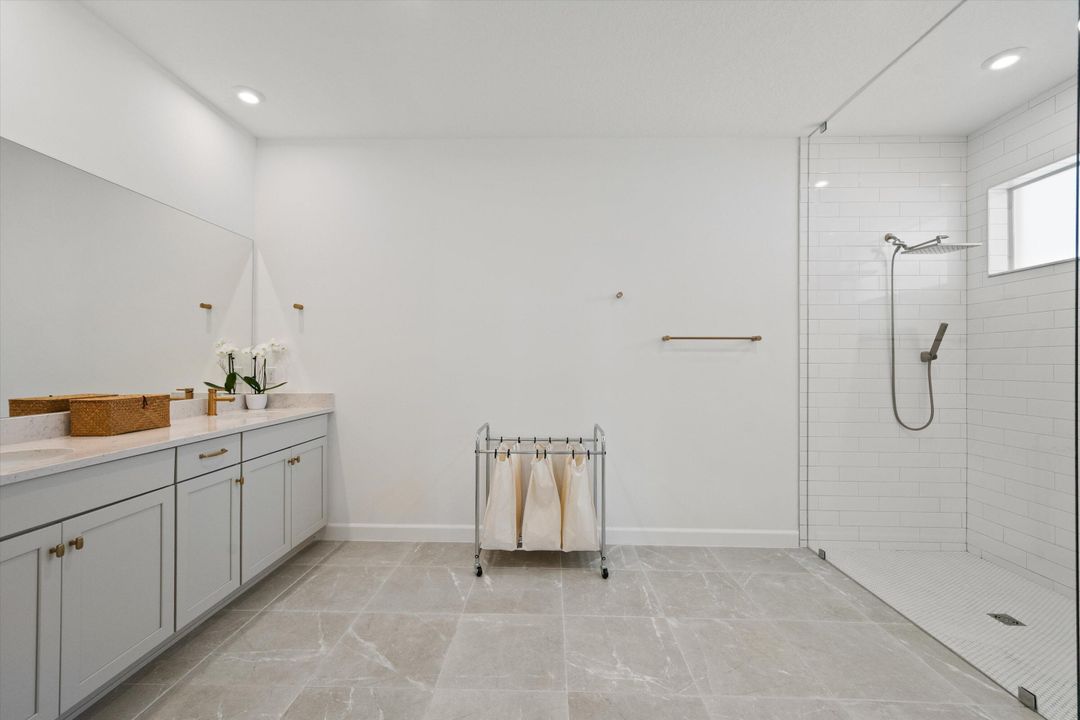 For Sale: $680,000 (4 beds, 3 baths, 3275 Square Feet)