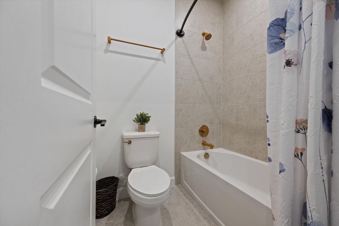 For Sale: $680,000 (4 beds, 3 baths, 3275 Square Feet)