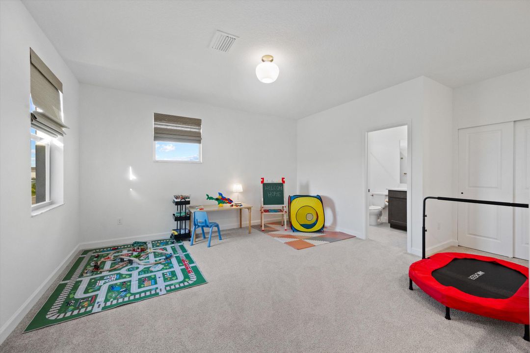 For Sale: $680,000 (4 beds, 3 baths, 3275 Square Feet)