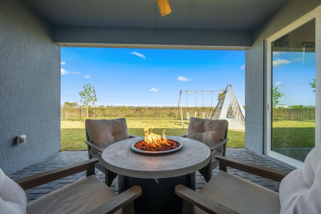 For Sale: $680,000 (4 beds, 3 baths, 3275 Square Feet)