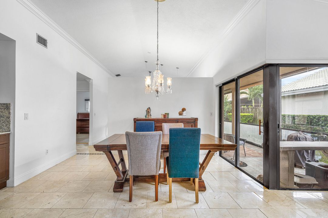 For Sale: $585,000 (3 beds, 2 baths, 1546 Square Feet)