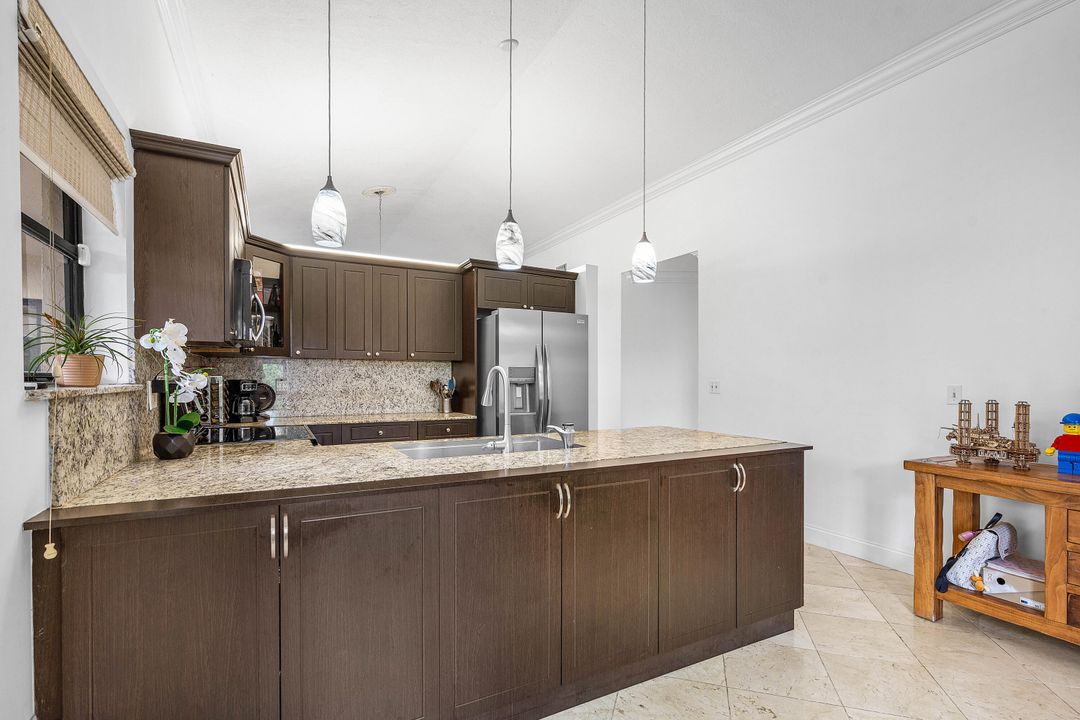 For Sale: $585,000 (3 beds, 2 baths, 1546 Square Feet)