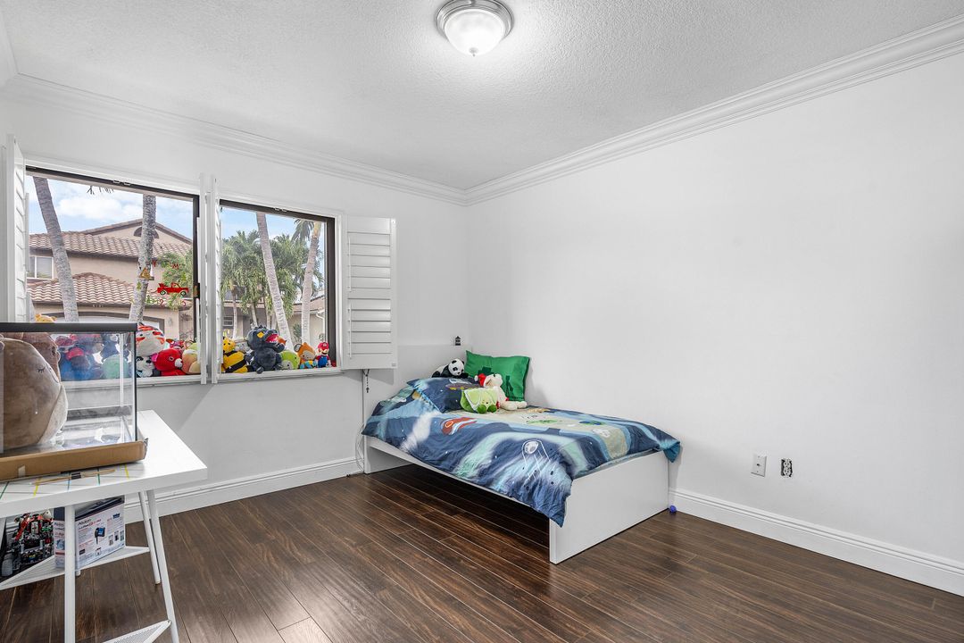 For Sale: $585,000 (3 beds, 2 baths, 1546 Square Feet)