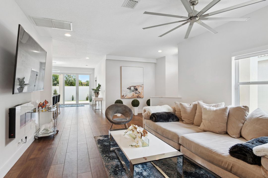 For Sale: $899,750 (3 beds, 2 baths, 1628 Square Feet)