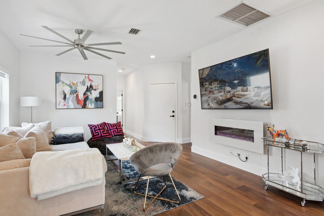 For Sale: $899,750 (3 beds, 2 baths, 1628 Square Feet)