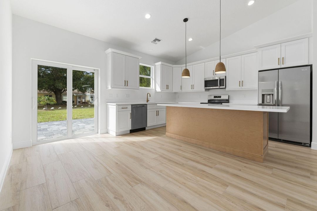 En Venta: $489,900 (4 camas, 2 baños, 1741 Pies cuadrados)