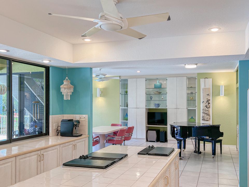 На продажу: $2,500,000 (5 спален, 4 ванн, 5099 Квадратных фут)