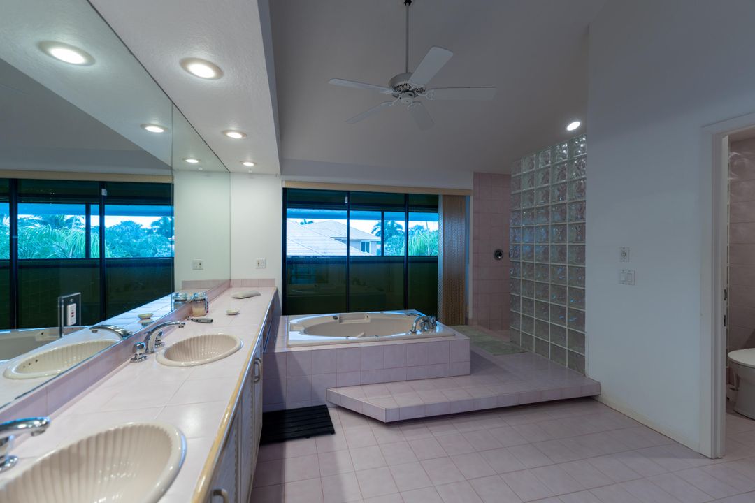 На продажу: $2,500,000 (5 спален, 4 ванн, 5099 Квадратных фут)