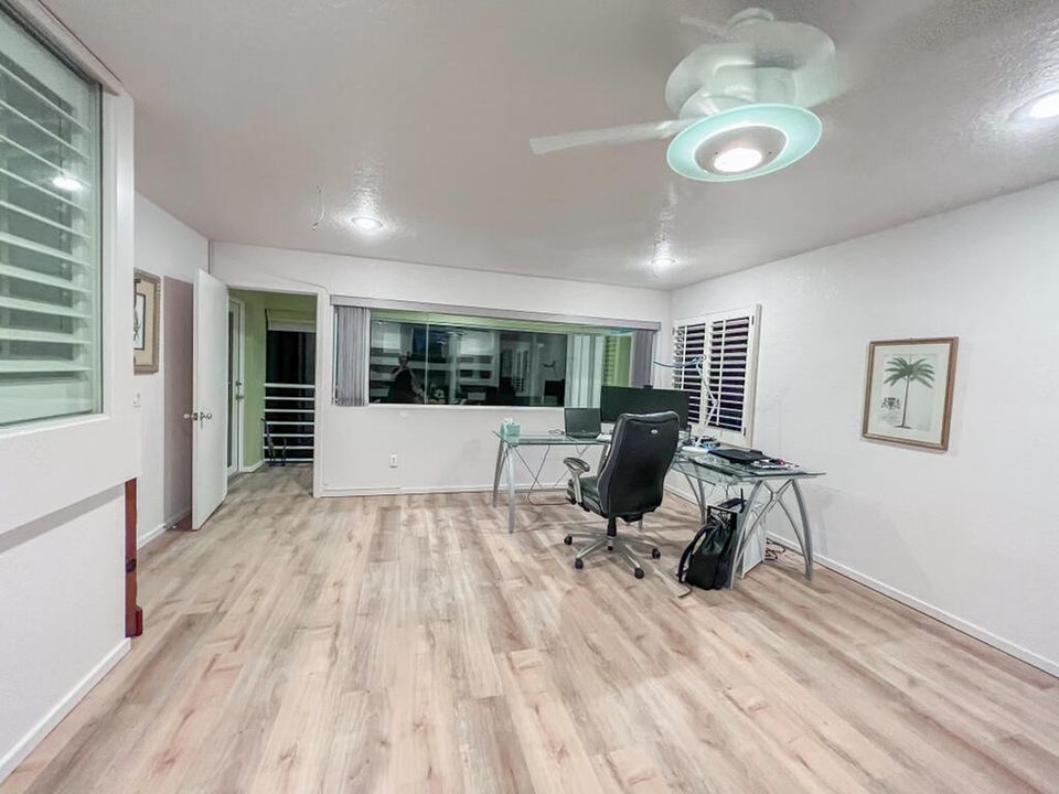 На продажу: $2,500,000 (5 спален, 4 ванн, 5099 Квадратных фут)