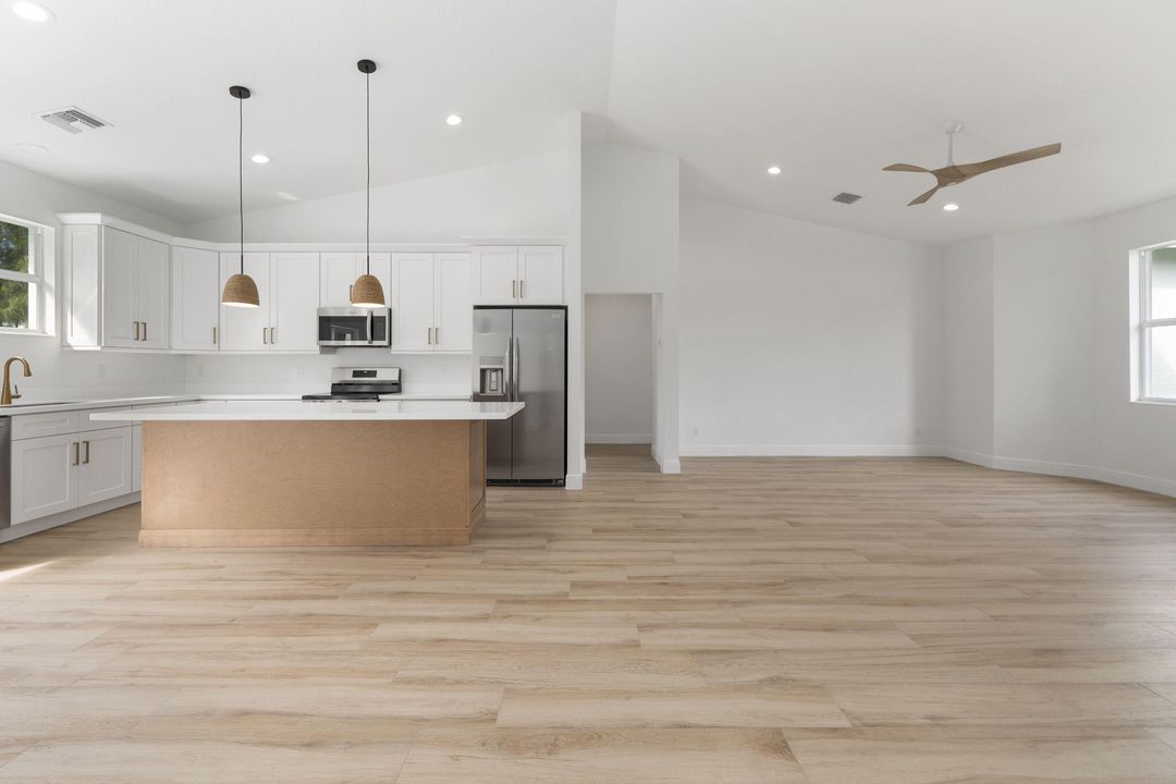 En Venta: $489,900 (4 camas, 2 baños, 1741 Pies cuadrados)