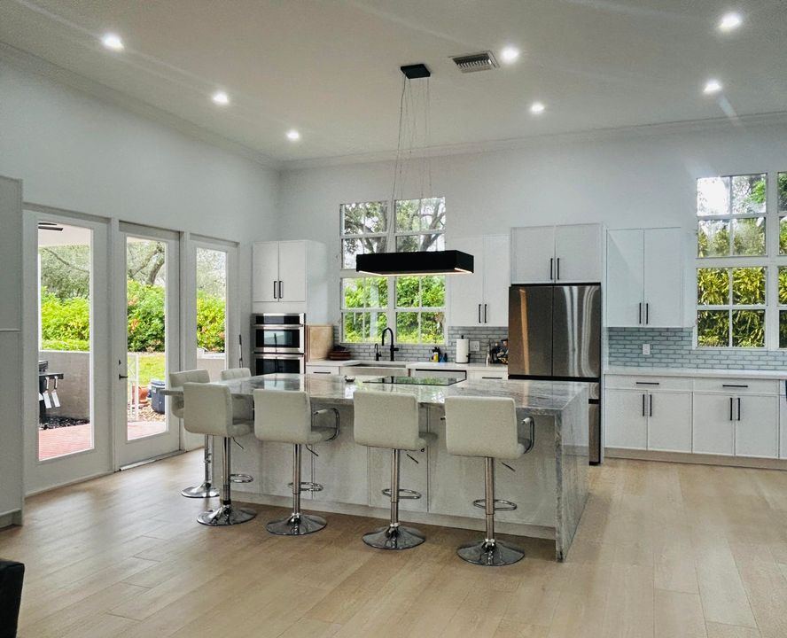 For Sale: $939,000 (3 beds, 2 baths, 1965 Square Feet)