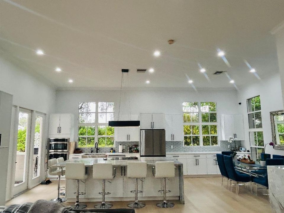 For Sale: $939,000 (3 beds, 2 baths, 1965 Square Feet)