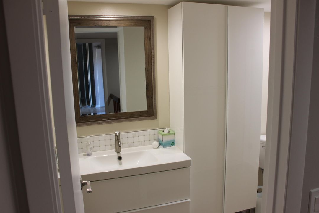 For Sale: $300,000 (2 beds, 2 baths, 1302 Square Feet)