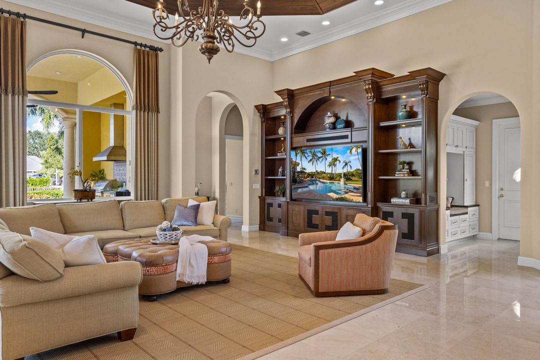 For Sale: $5,495,000 (6 beds, 5 baths, 6780 Square Feet)