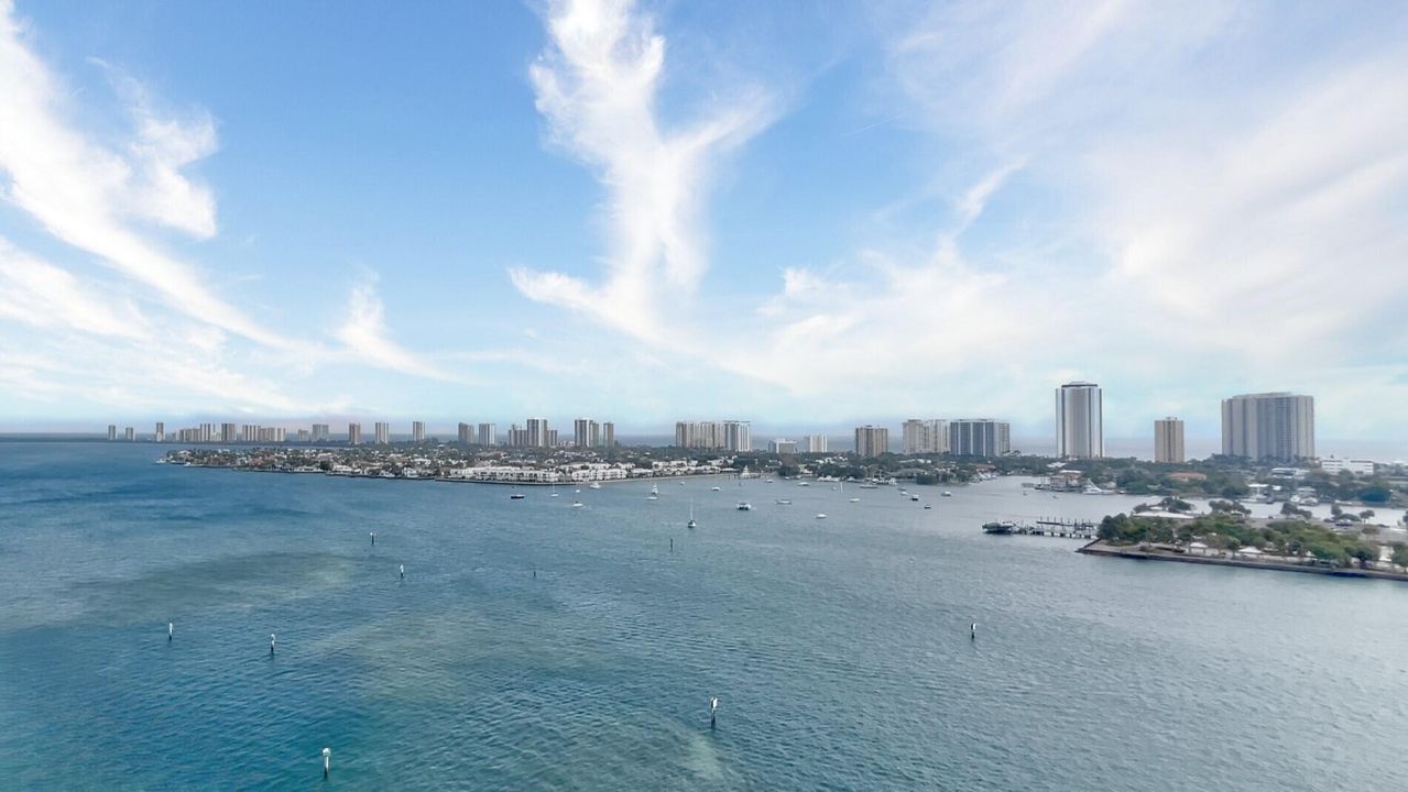 For Sale: $759,000 (3 beds, 3 baths, 1990 Square Feet)