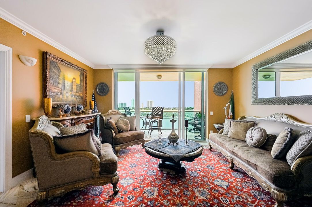 For Sale: $759,000 (3 beds, 3 baths, 1990 Square Feet)