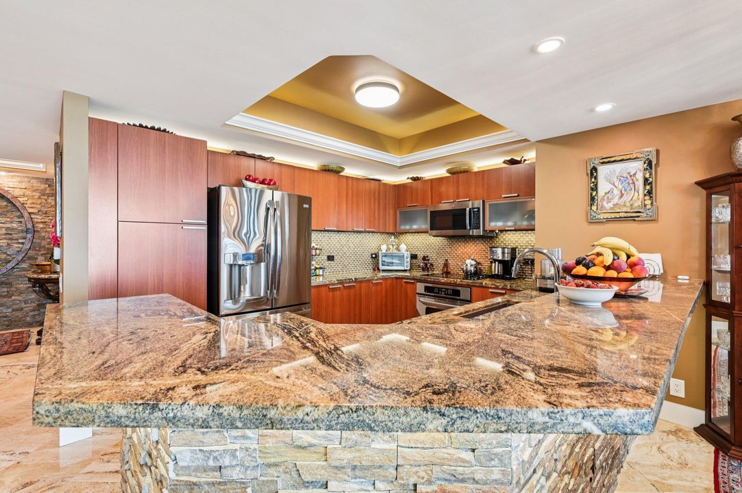 For Sale: $759,000 (3 beds, 3 baths, 1990 Square Feet)