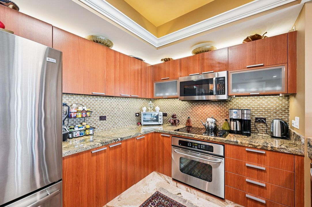 For Sale: $759,000 (3 beds, 3 baths, 1990 Square Feet)