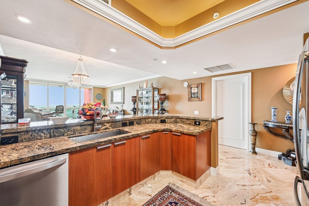 For Sale: $759,000 (3 beds, 3 baths, 1990 Square Feet)