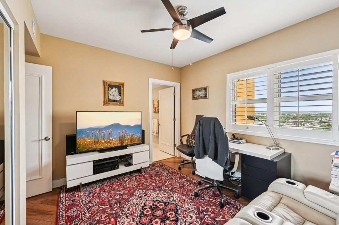 For Sale: $759,000 (3 beds, 3 baths, 1990 Square Feet)