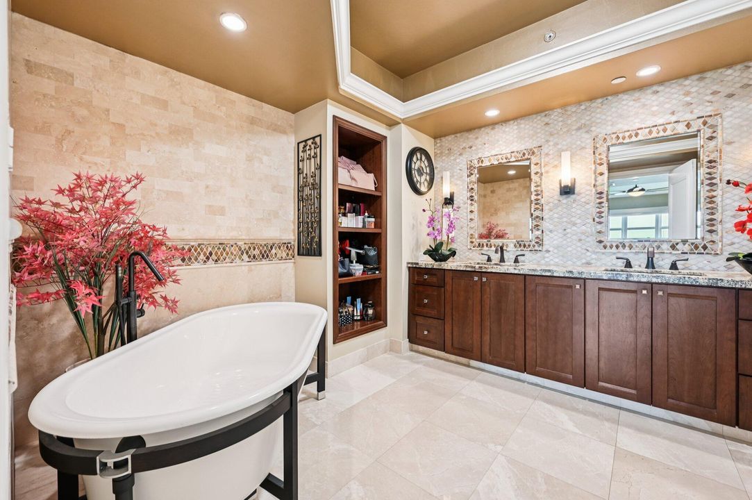 For Sale: $759,000 (3 beds, 3 baths, 1990 Square Feet)