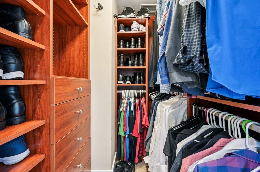 For Sale: $759,000 (3 beds, 3 baths, 1990 Square Feet)