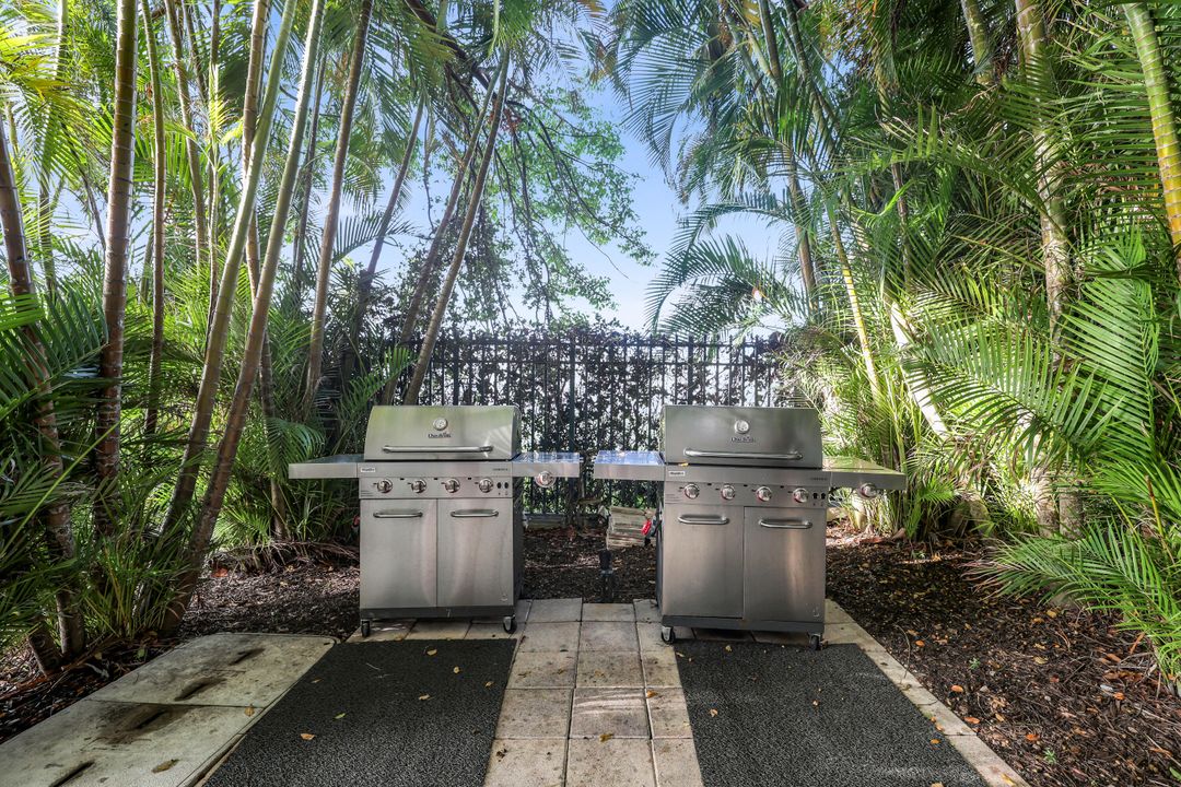 For Sale: $759,000 (3 beds, 3 baths, 1990 Square Feet)